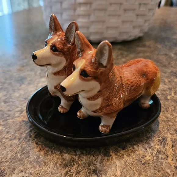 NWOT Corgi Ceramic Hand Painted Salt & Pepper Shakers - Picture 3 of 5